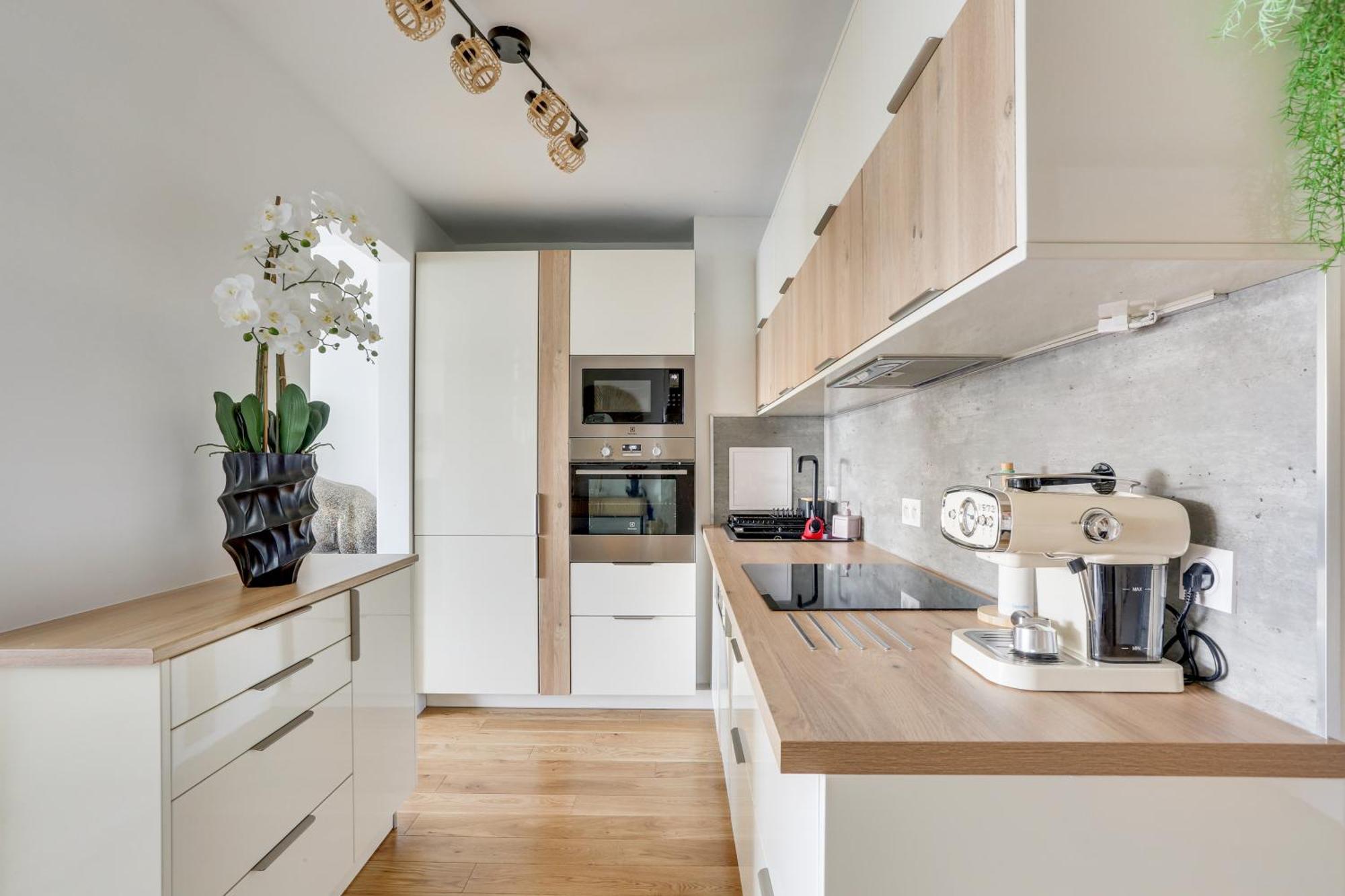 Paris Luxury Apartment 75M2 With Eiffel Tower View, 1 Min Metro, Parking Exterior photo